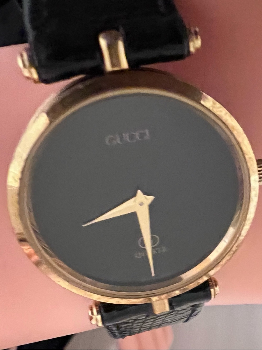 Gucci VINTAGE 2000M Gold-Tone Case with Black Dial and Leather Strap Watch